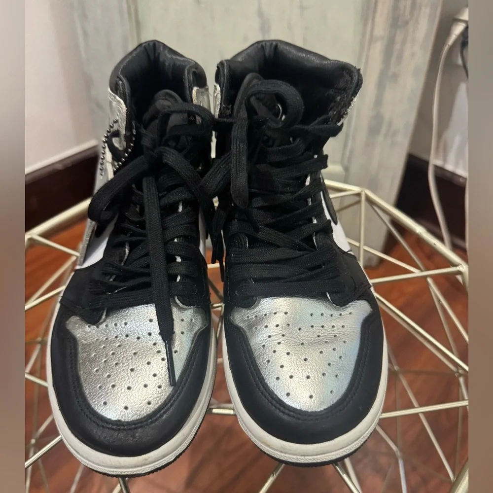 2021 Wmns Air Jordan 1 Retro High OG ‘Silver Toe'